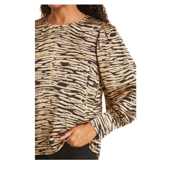 Rails Rozz Animal print black gold Satin blouse L NWT - Picture 3 of 10